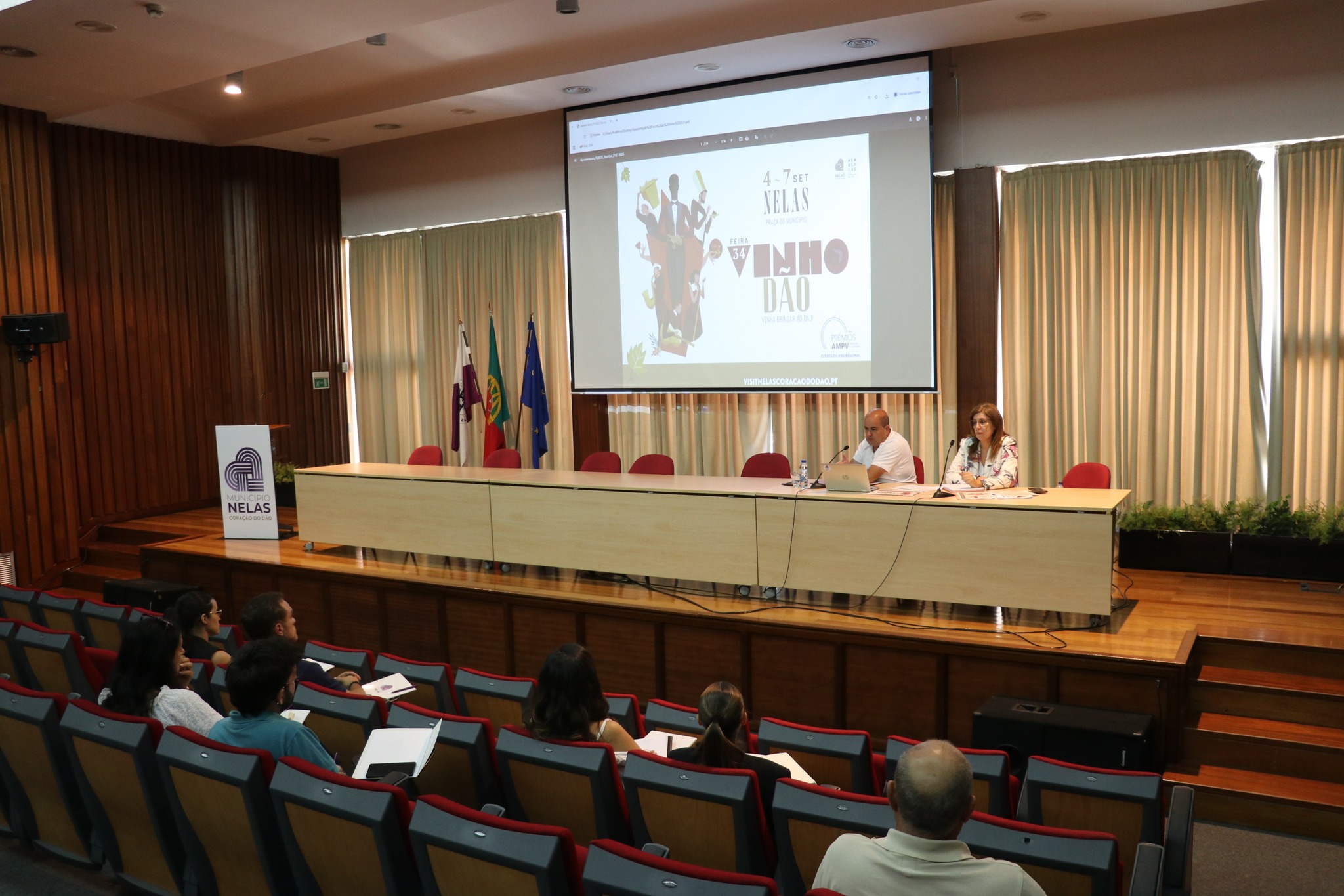 𝟑𝟒ª 𝐅𝐞𝐢𝐫𝐚 𝐝𝐨 𝐕𝐢𝐧𝐡𝐨 𝐝𝐨 𝐃𝐚̃𝐨, 𝐫𝐞𝐮𝐧𝐢𝐚̃𝐨 𝐝𝐞 𝐩𝐫𝐞𝐩𝐚𝐫𝐚𝐜̧𝐚̃𝐨 𝐜𝐨𝐦 𝐩𝐫𝐨𝐝𝐮𝐭𝐨𝐫𝐞𝐬 𝐝𝐨 𝐧𝐞́𝐜𝐭𝐚𝐫 𝐝𝐨 𝐃𝐚̃𝐨