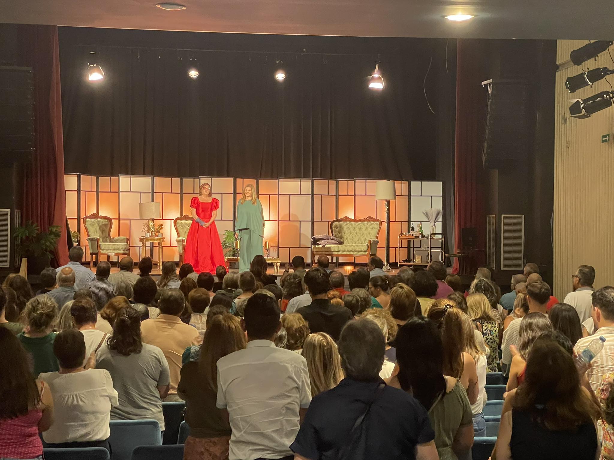 Cineteatro Municipal de Nelas com a apresentação de duas excelentes peças de teatro